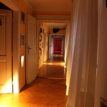 Residence Muzica Bed And Breakfast Komen Exterior foto