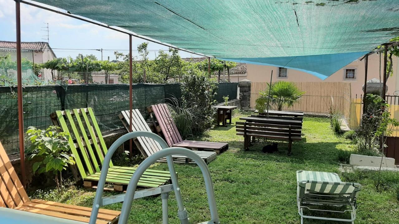 Residence Muzica Bed And Breakfast Komen Exterior foto