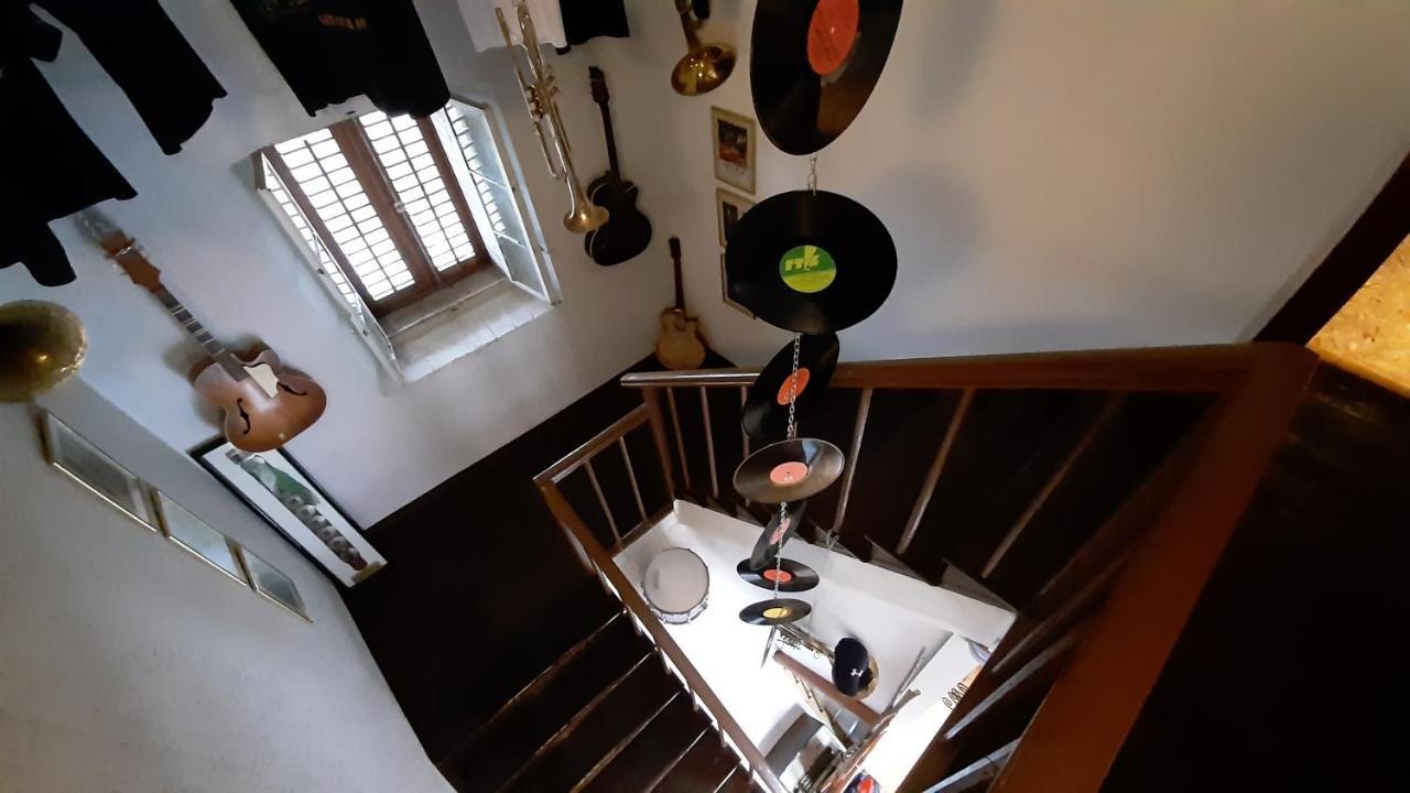 Residence Muzica Bed And Breakfast Komen Exterior foto